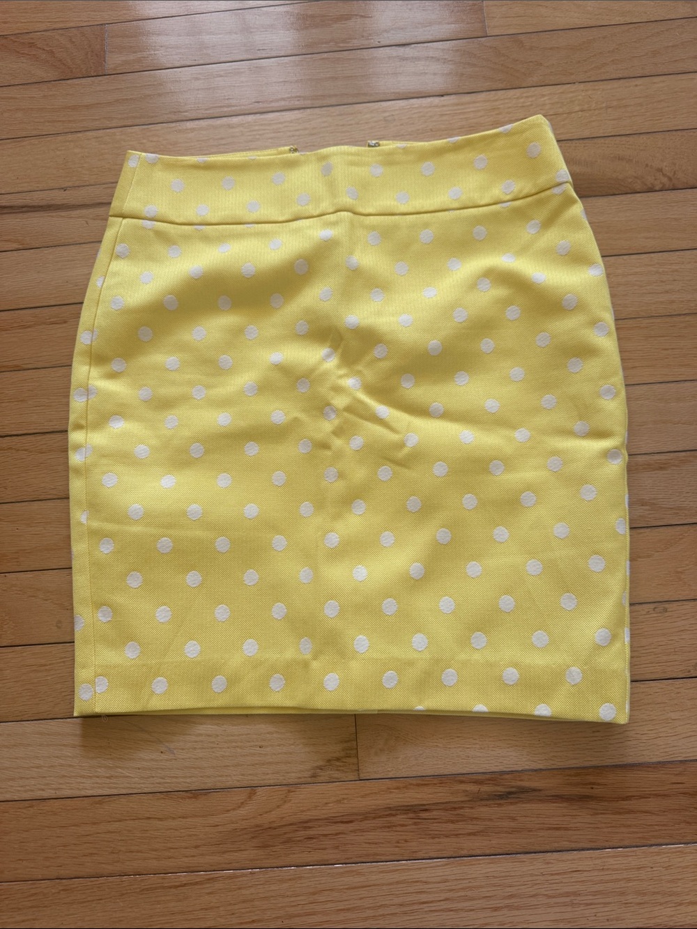 Yellow Polka Dot Pencil Skirt Ann Taylor. Size 0